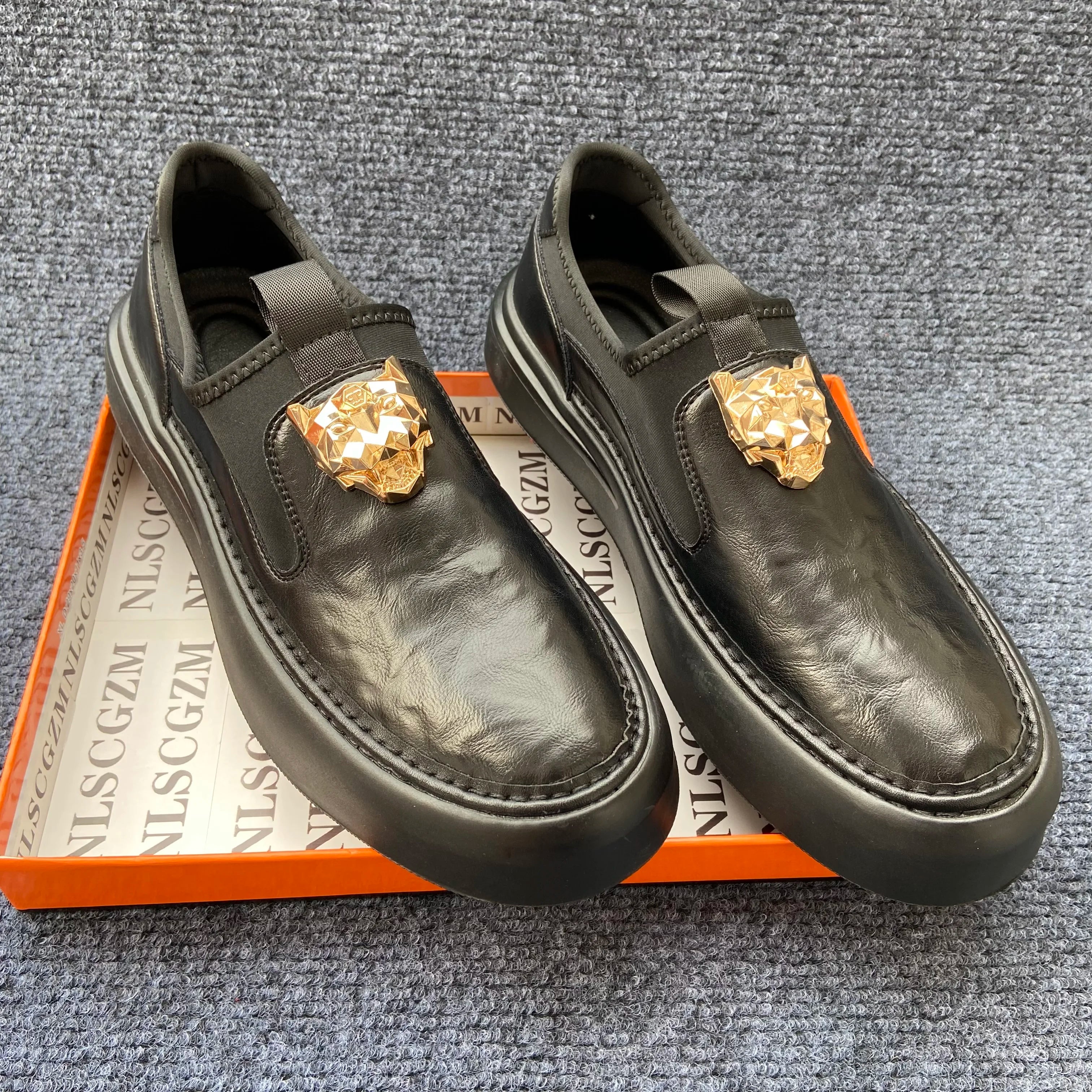 Lion Head Appliques Leather Slip-On Sneakers
