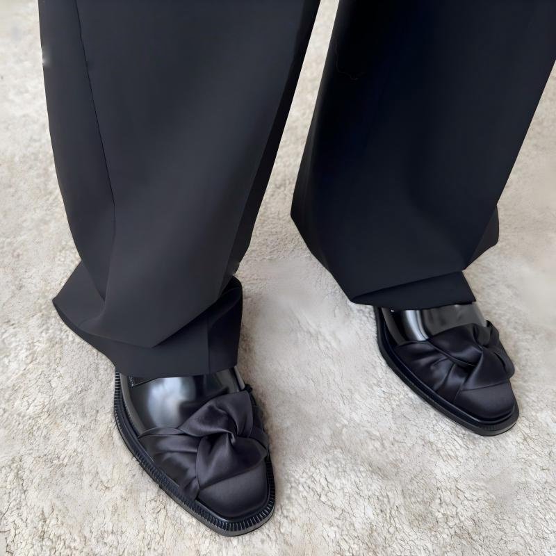 Black Fashionable Satin Bow Leather Loafers