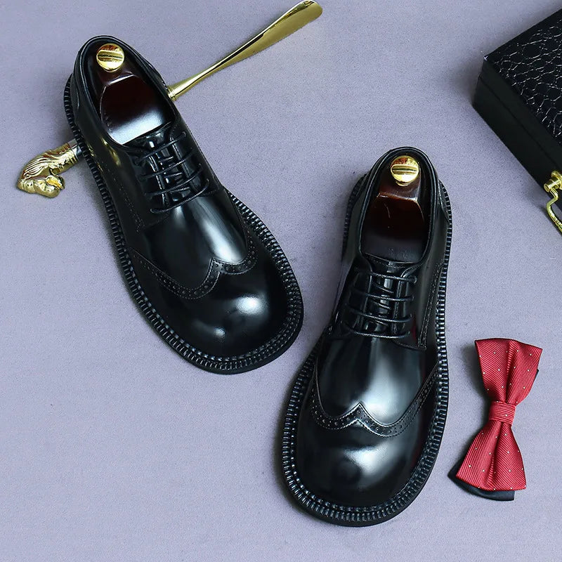 Wide Round Toe Wingtip Oxford Shoes