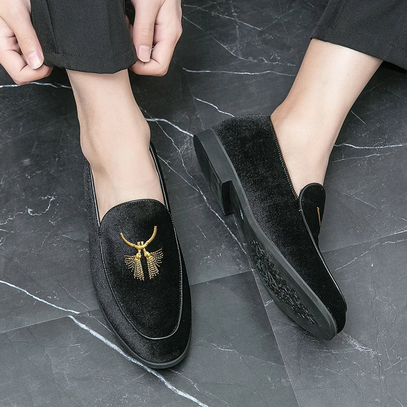 Solid Suede Embroidery Men's Loafers