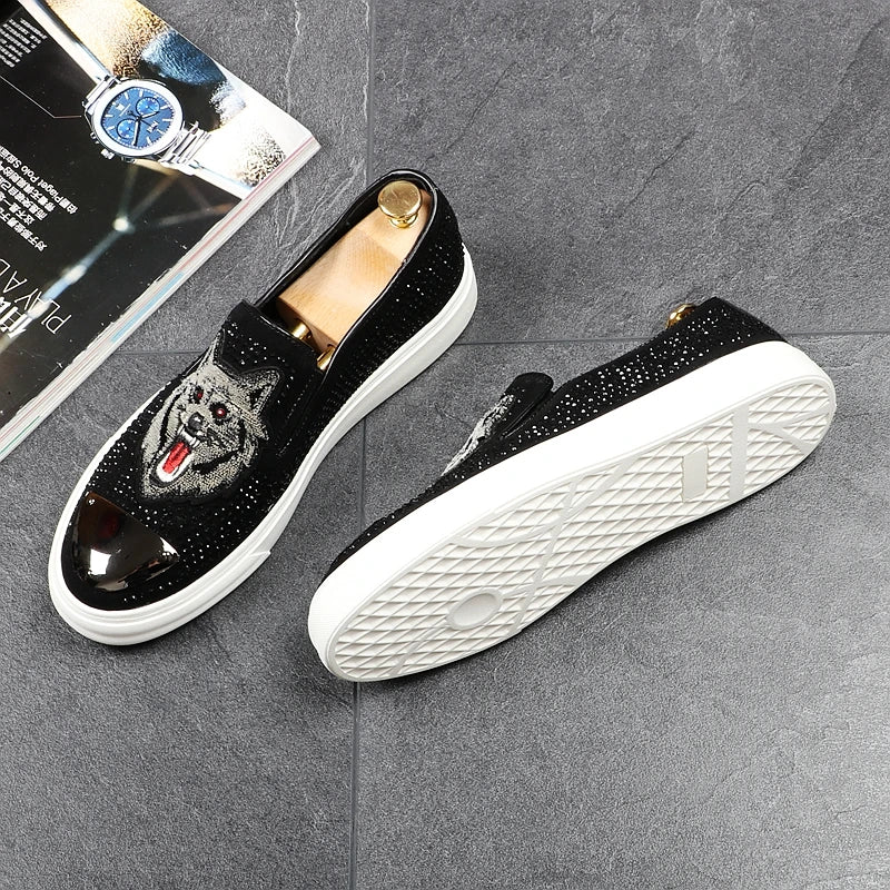 Embroidery Wolf Rivets Men Loafers