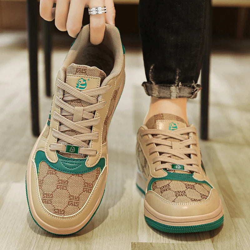 Geometric Pattern Breathable Lace-Up Sneakers
