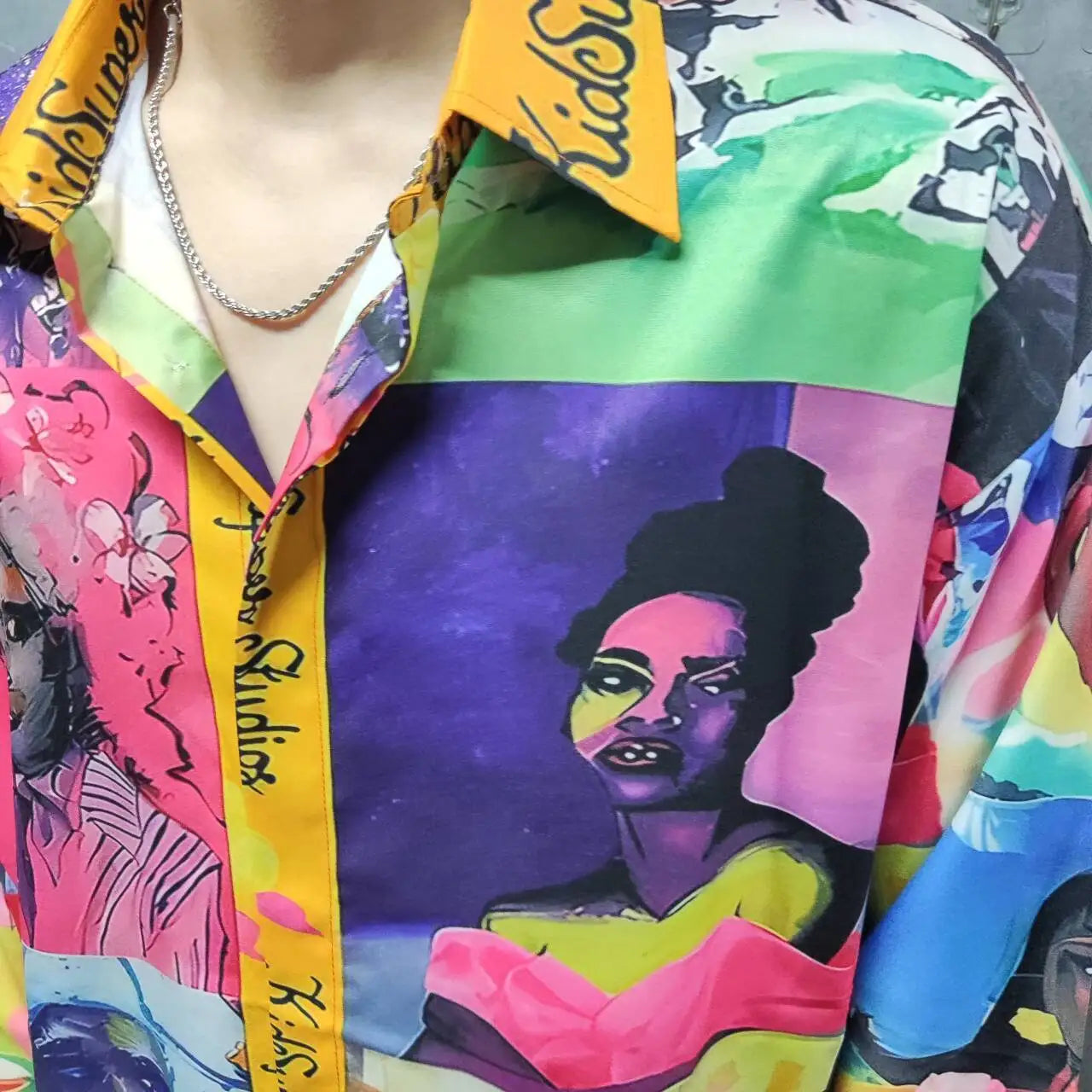 Color Contrast Lattice Character Print Shirt