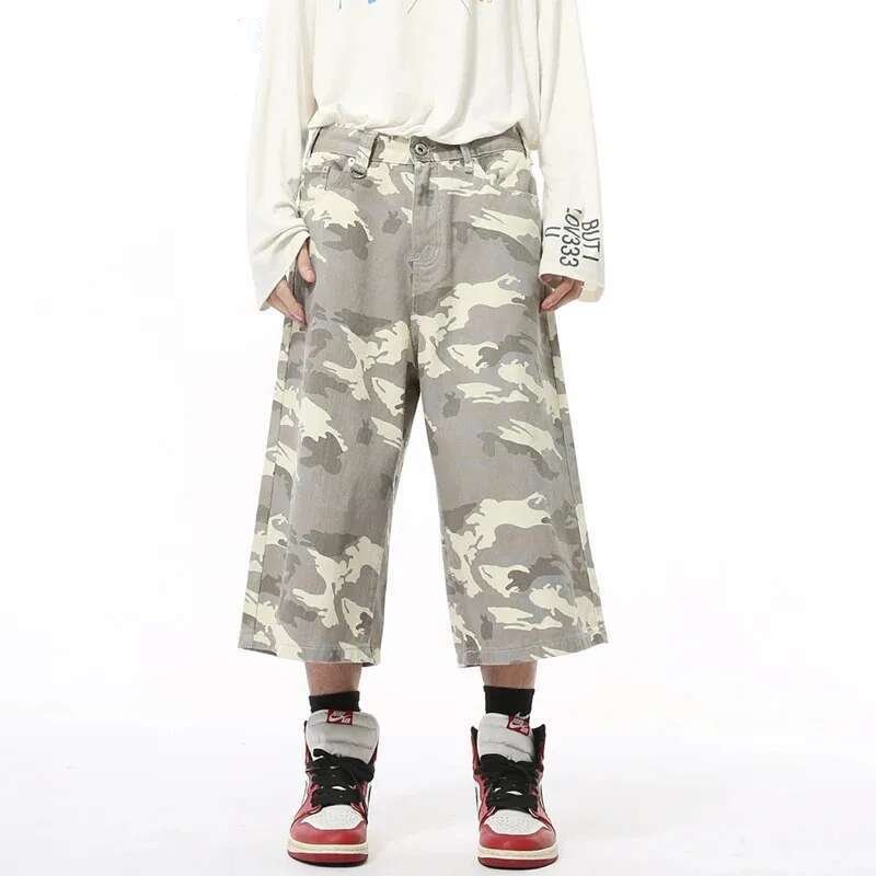 Camouflage Contrast Color Loose Capri