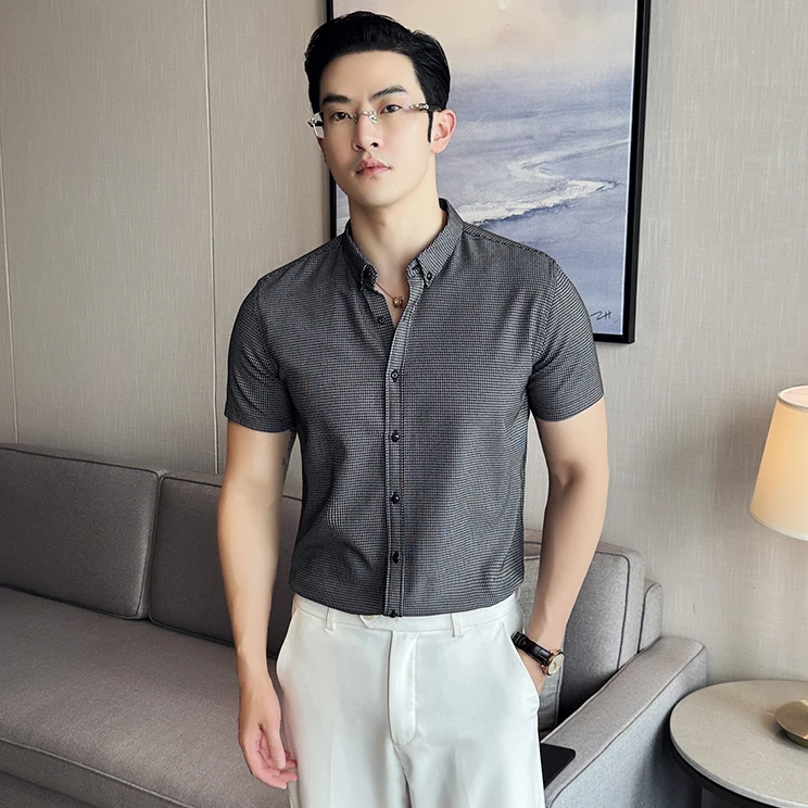 Classic Checkered Short-Sleeved Shirt