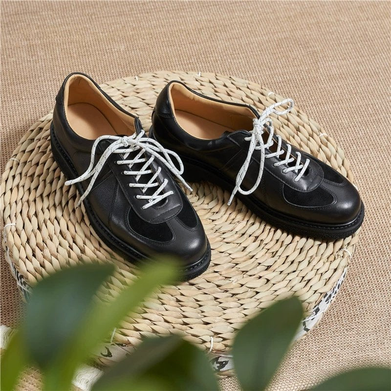 Casual Lightweight Leather Sneakers