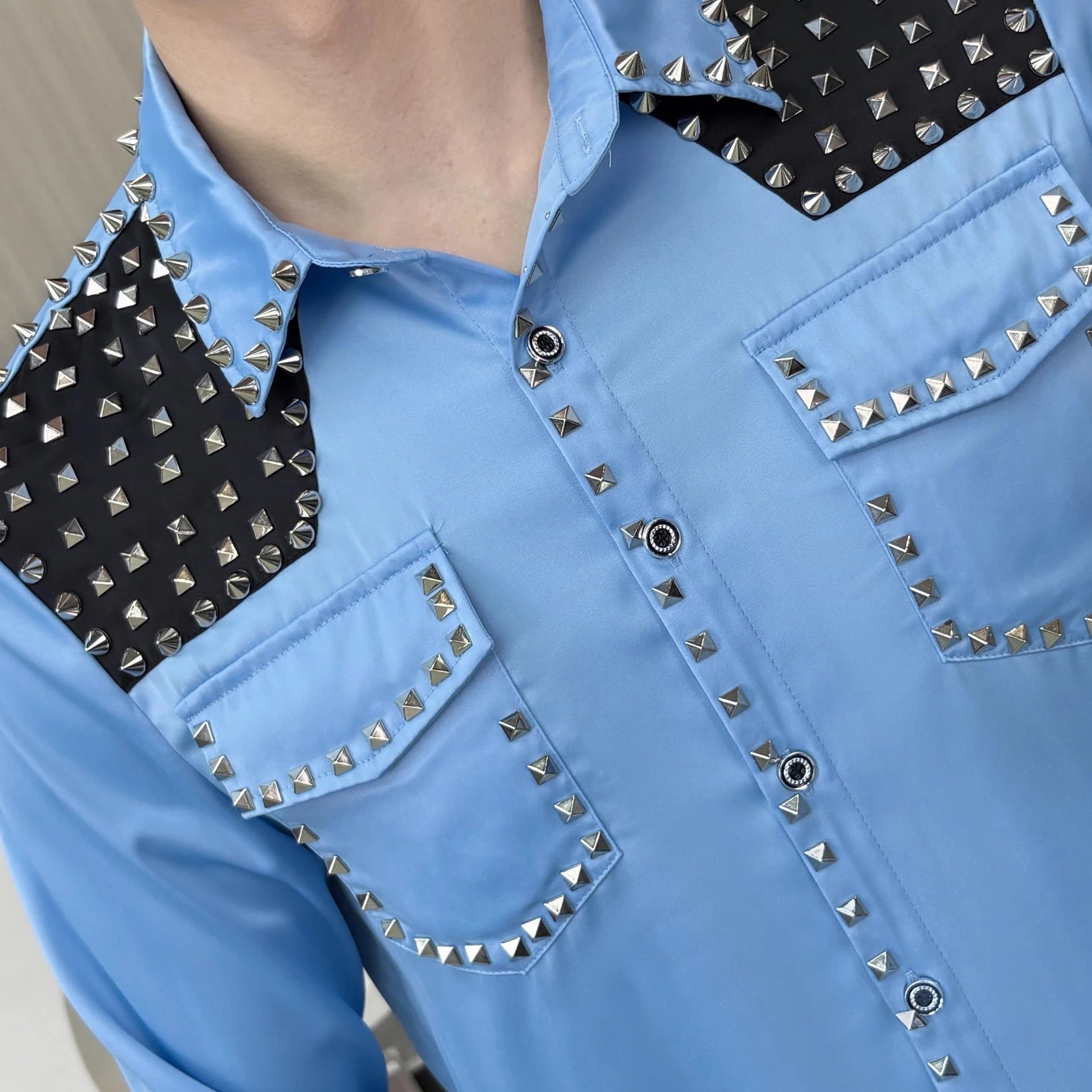 Men‘s Punk Rivets Long-Sleeved Shirt