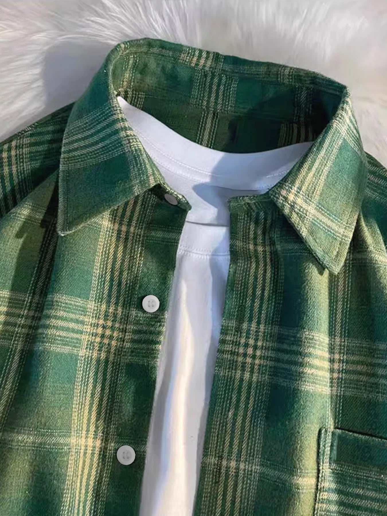 Long-Sleeved Plaid Pattern Shirt