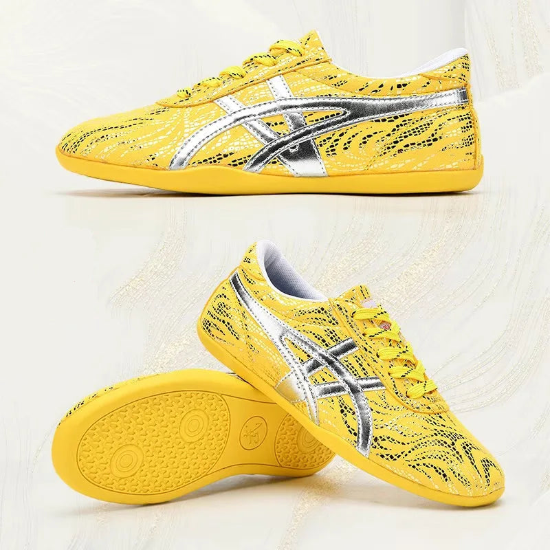 Retro Lace Pattern Sport Sneakers