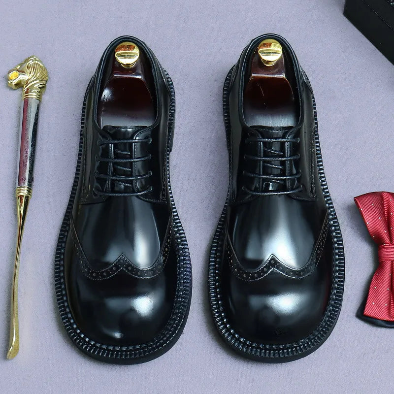 Wide Round Toe Wingtip Oxford Shoes