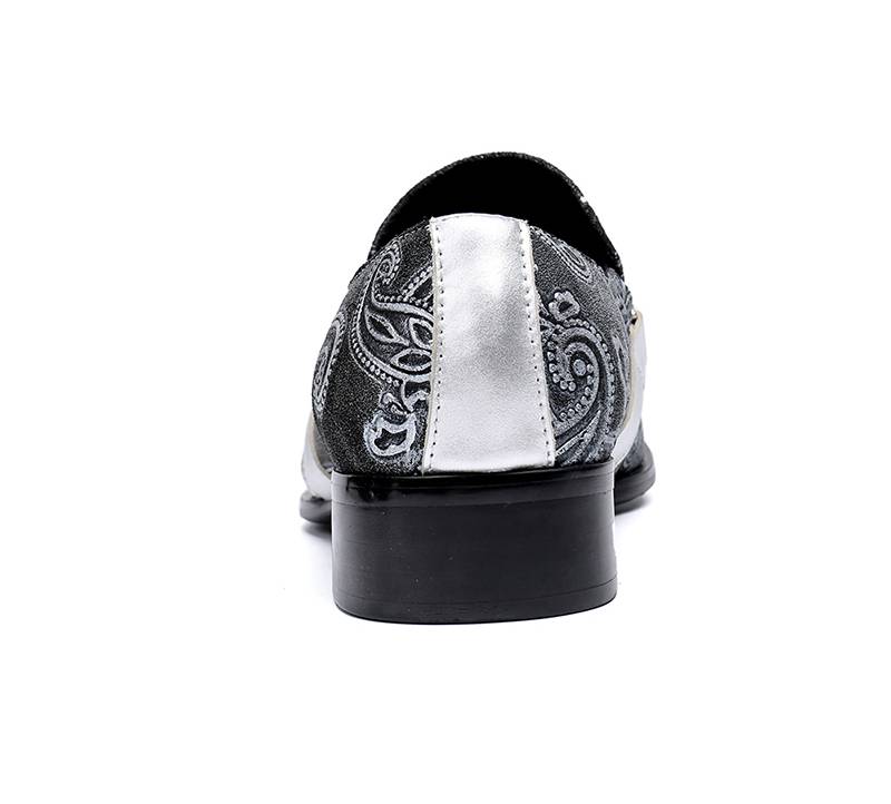 Vintage Pointed Toe Paisley with Chain Ornament Detail Men Shoes