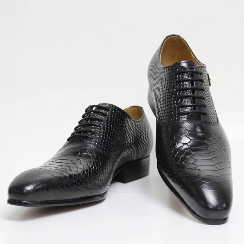 Zapatos de hombre de estilo empresarial con patrón de piel de serpiente y punta estrecha de café negro