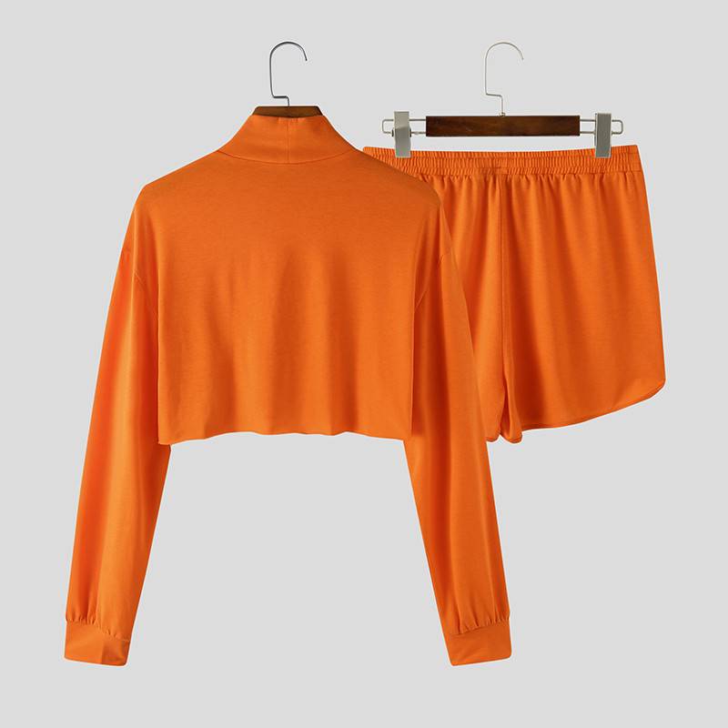 Conjunto de top corto y shorts de cuello alto liso