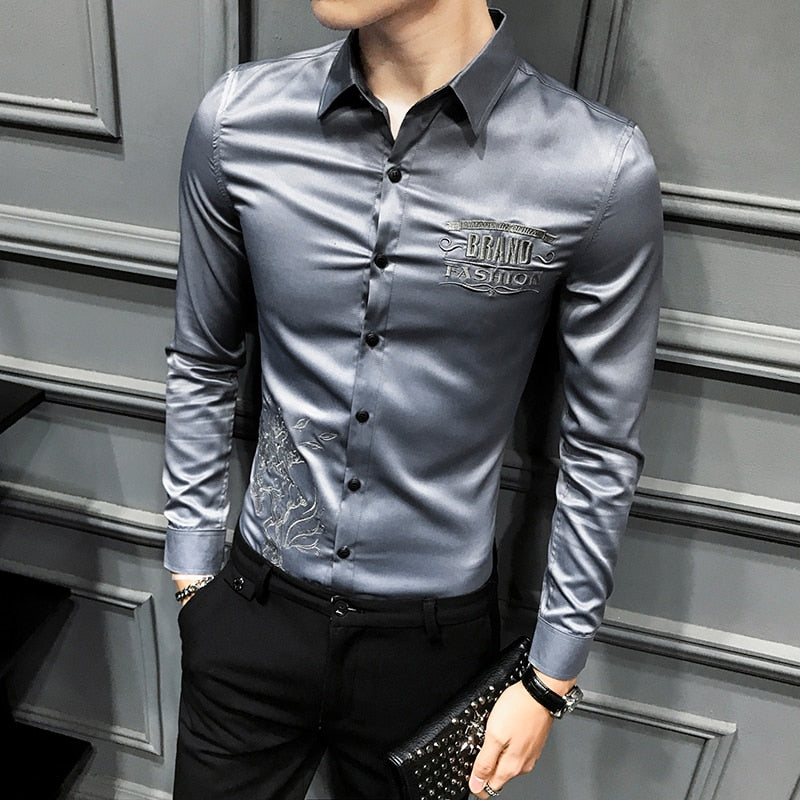 Color sólido con detalles de bordado Camisas de hombre de manga larga casual slim fit