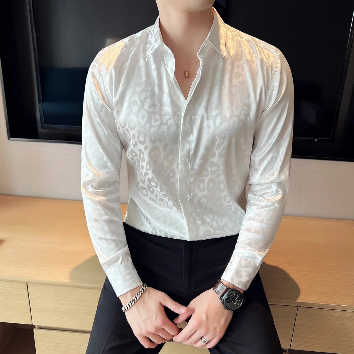 Fashion Leopard Jaquard Pattern Shirt