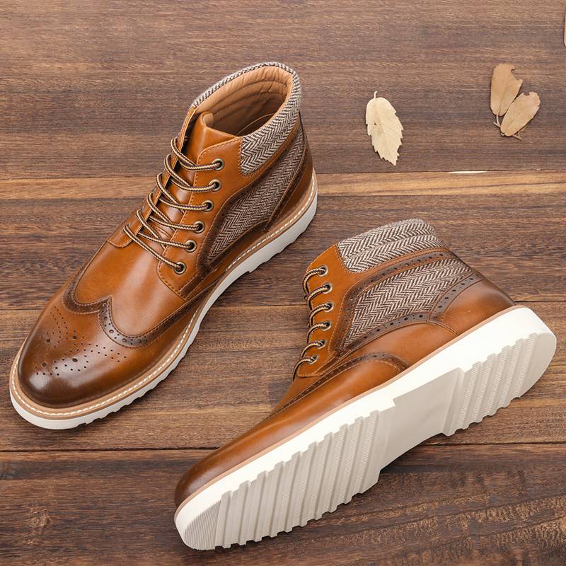 Bottines à semelle blanche en cuir PU