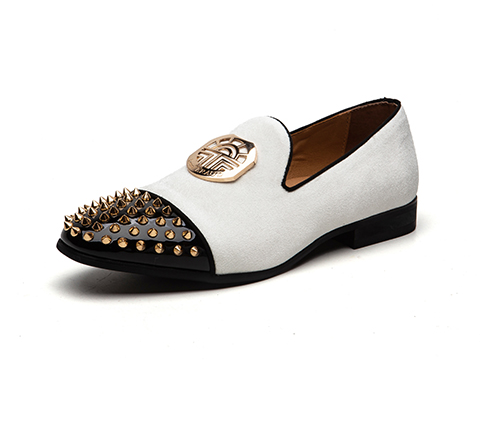 Remaches en el dedo del pie con cadena de metal casual Hombres Mocasines Zapatos