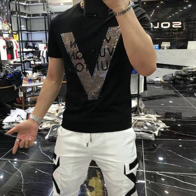 T-shirt mercerisé avec lettre V et strass