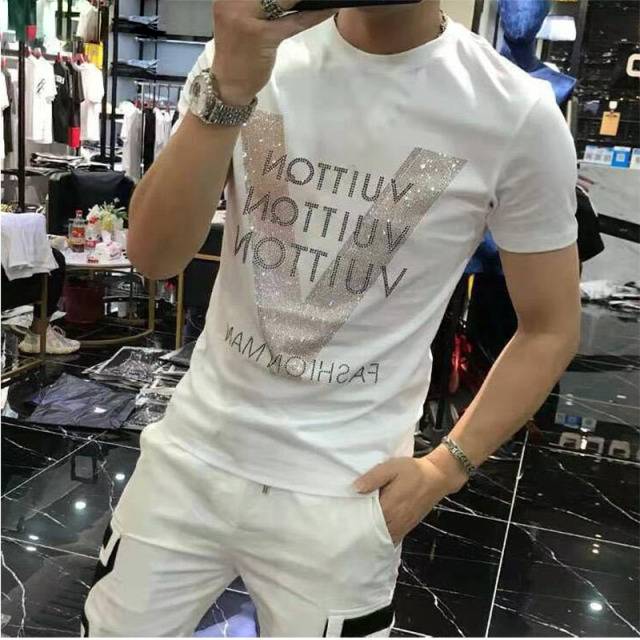 T-shirt mercerisé avec lettre V et strass