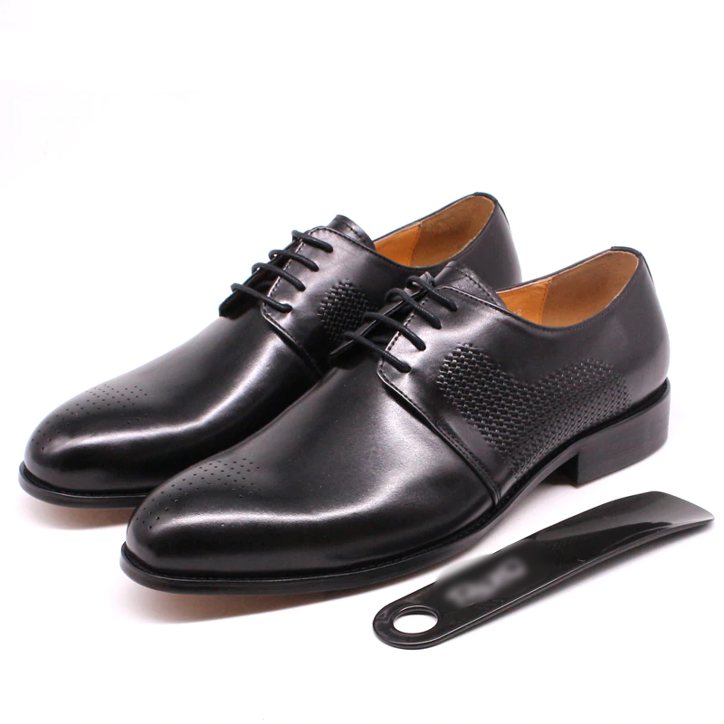Chaussures derby en cuir perforé pour hommes au look classique
