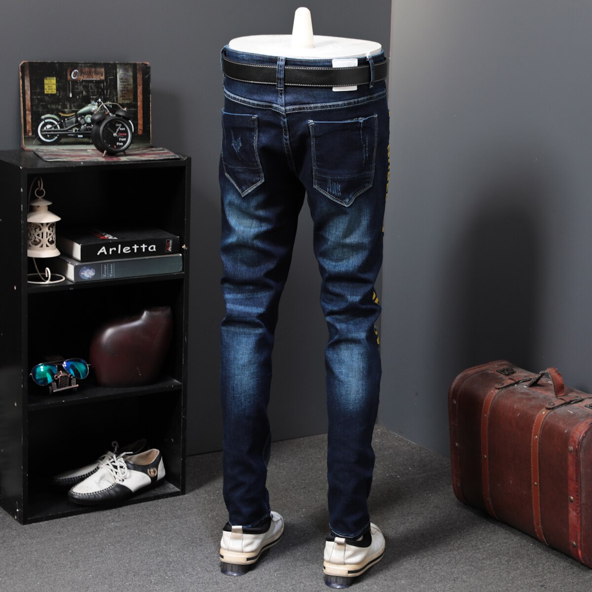 Tiger Head Embroidery Print with Letters pattern on Sides Casual Style Men Jeans