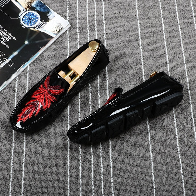 Zapatos de hombre con diseño de pulgas y bordado casual