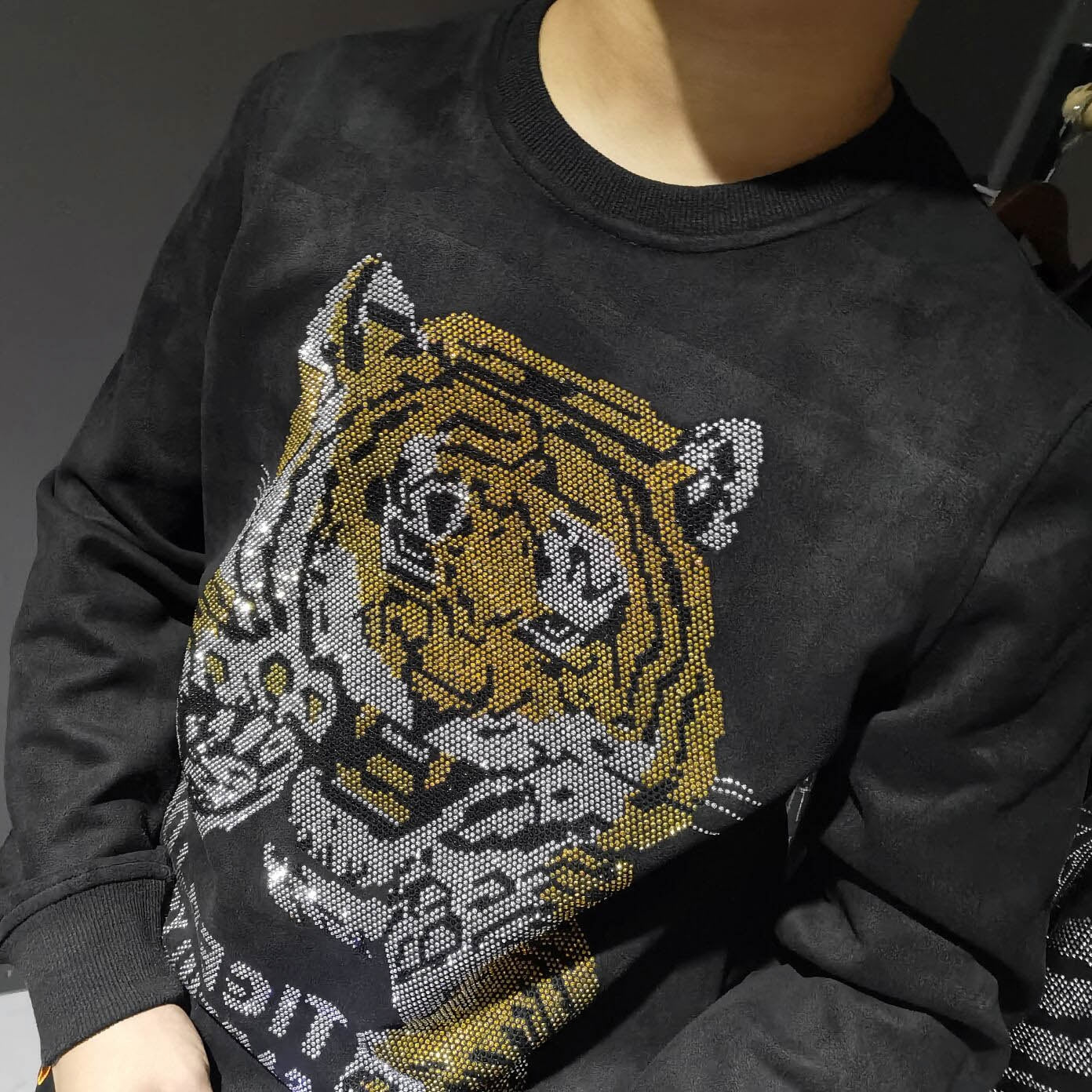 Pouncing Tiger Rhinestone Style Sweatshirt