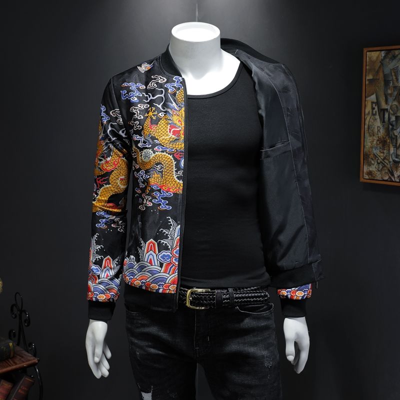 El hombre de las cazadoras chinas