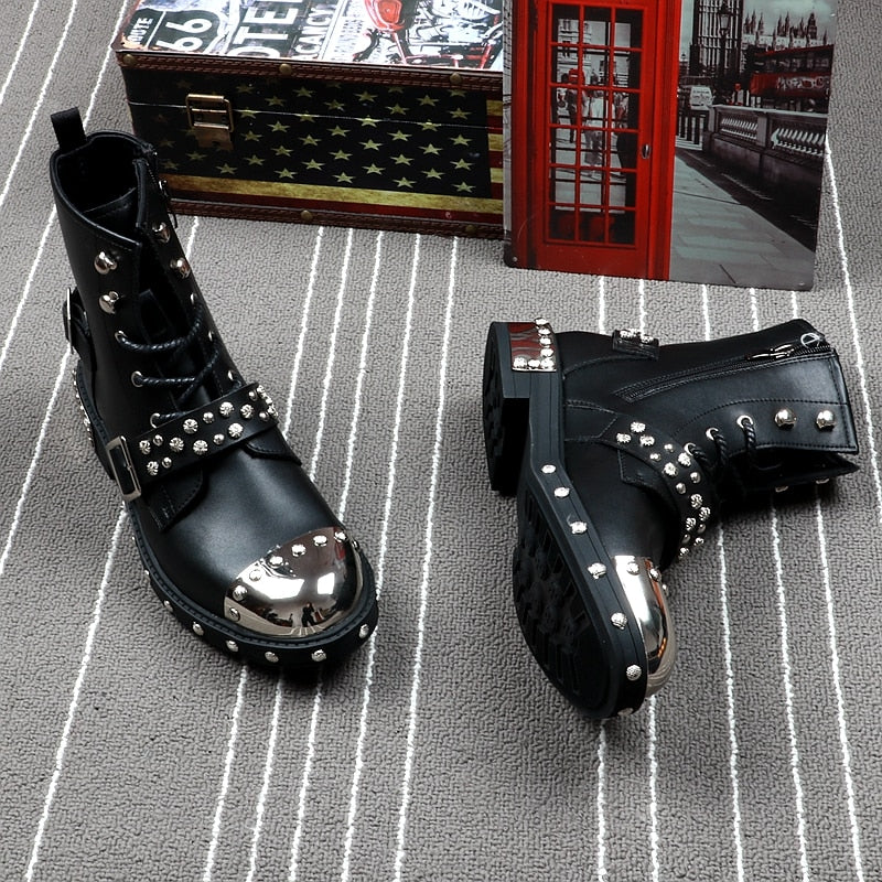 Bottes pour hommes de style punk à bout en métal avec rivets noirs