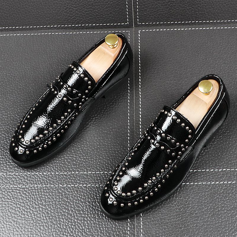 Shine Casual Slip On Punta estrecha con remaches Hombres Mocasines Zapatos