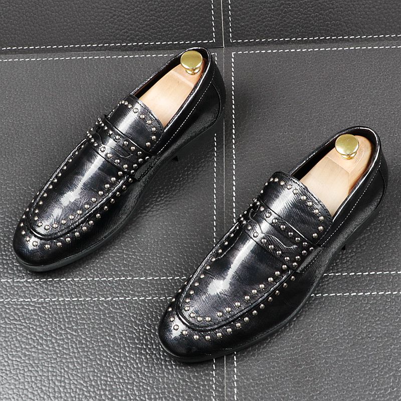 Shine Casual Slip On Punta estrecha con remaches Hombres Mocasines Zapatos