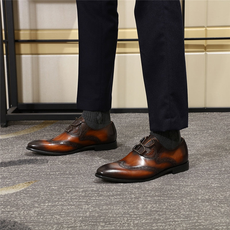 Zapatos de hombre de cuero genuino con punta de ala y cordones simples