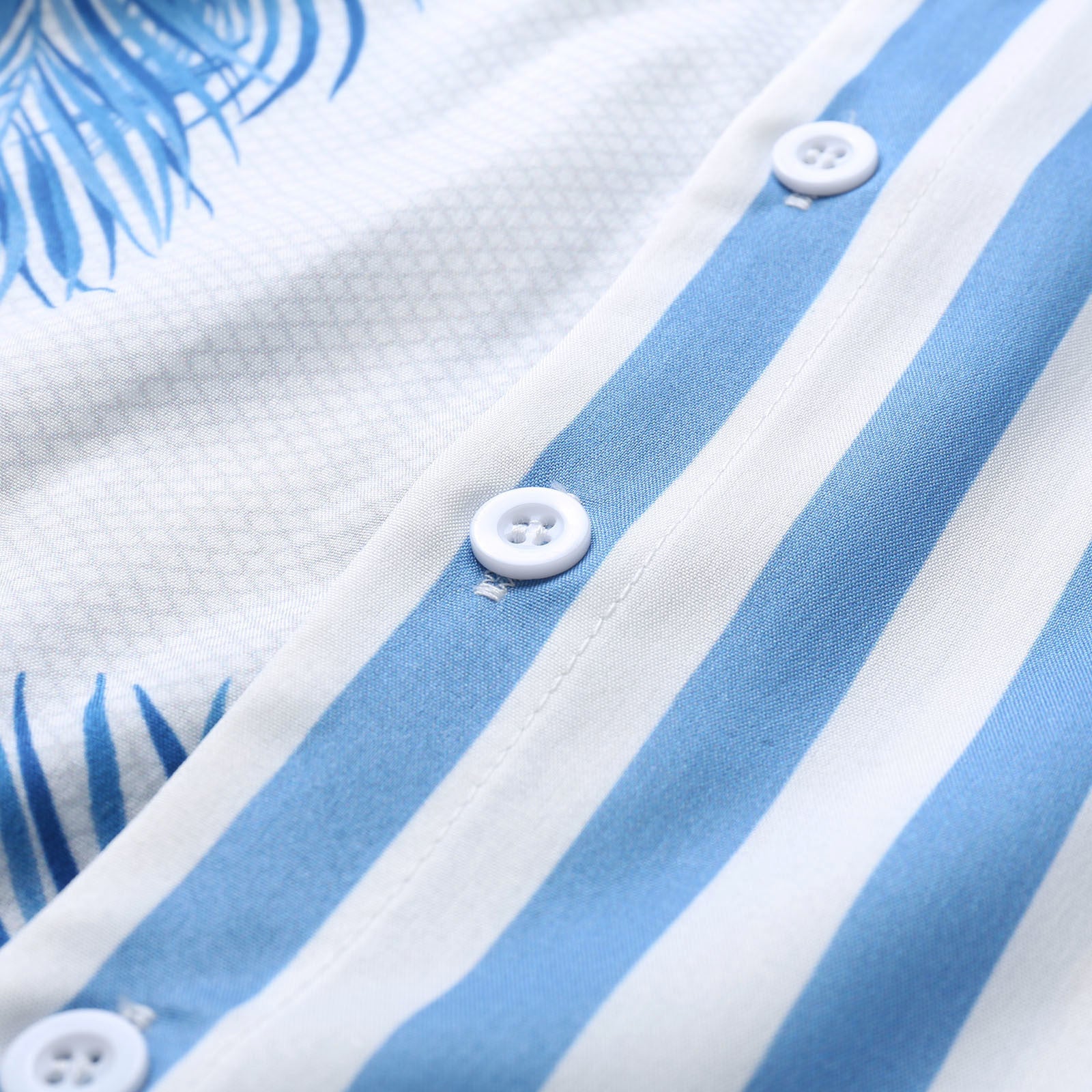 Camisa De Manga Corta Con Estampado De Rayas Y Plumas