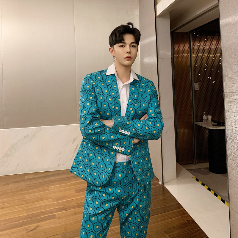 Lively Turquoise with Graph Pattern Design Men Suit