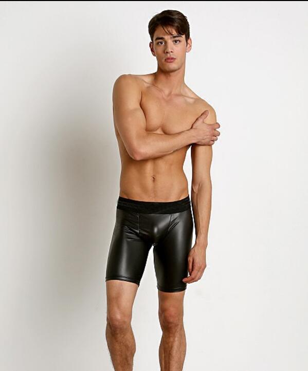 Boxer court en cuir noir solide pour hommes