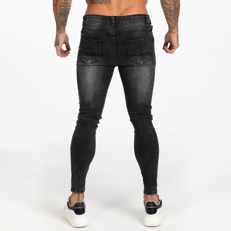 Jeans rasgados de Fear of Sin