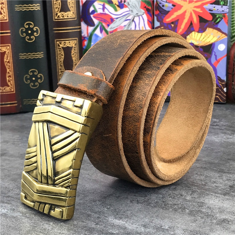 Cinturón de cuero con hebilla de lujo de metal dorado