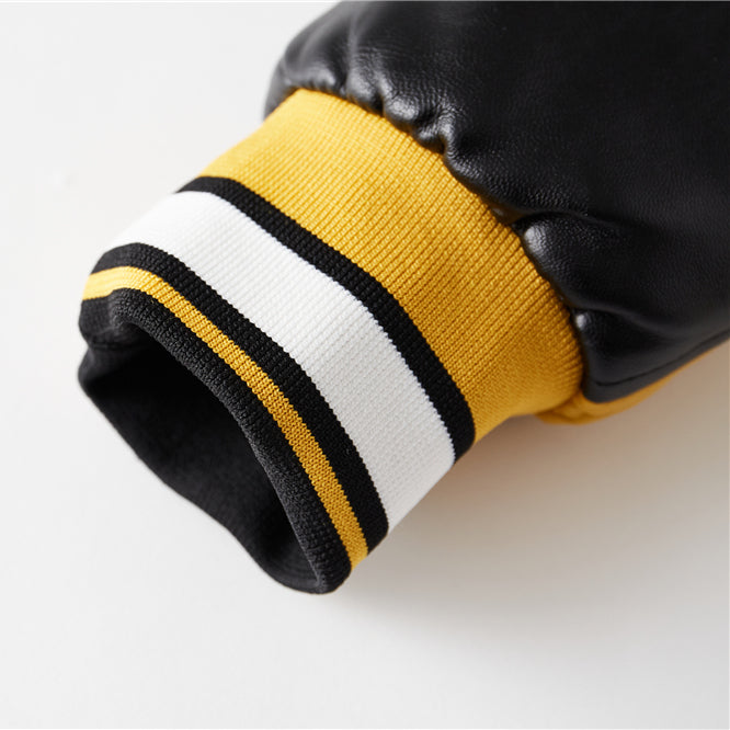 Veste en cuir brodée de lettres