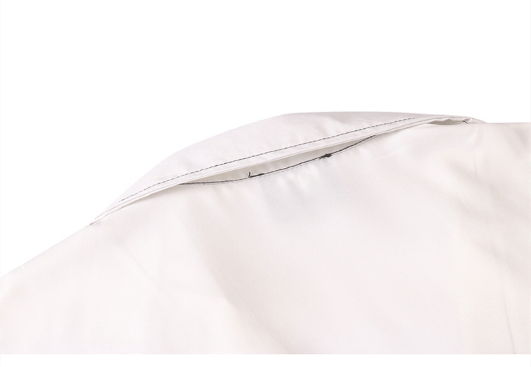 Camisa blanca estampada a mano azul