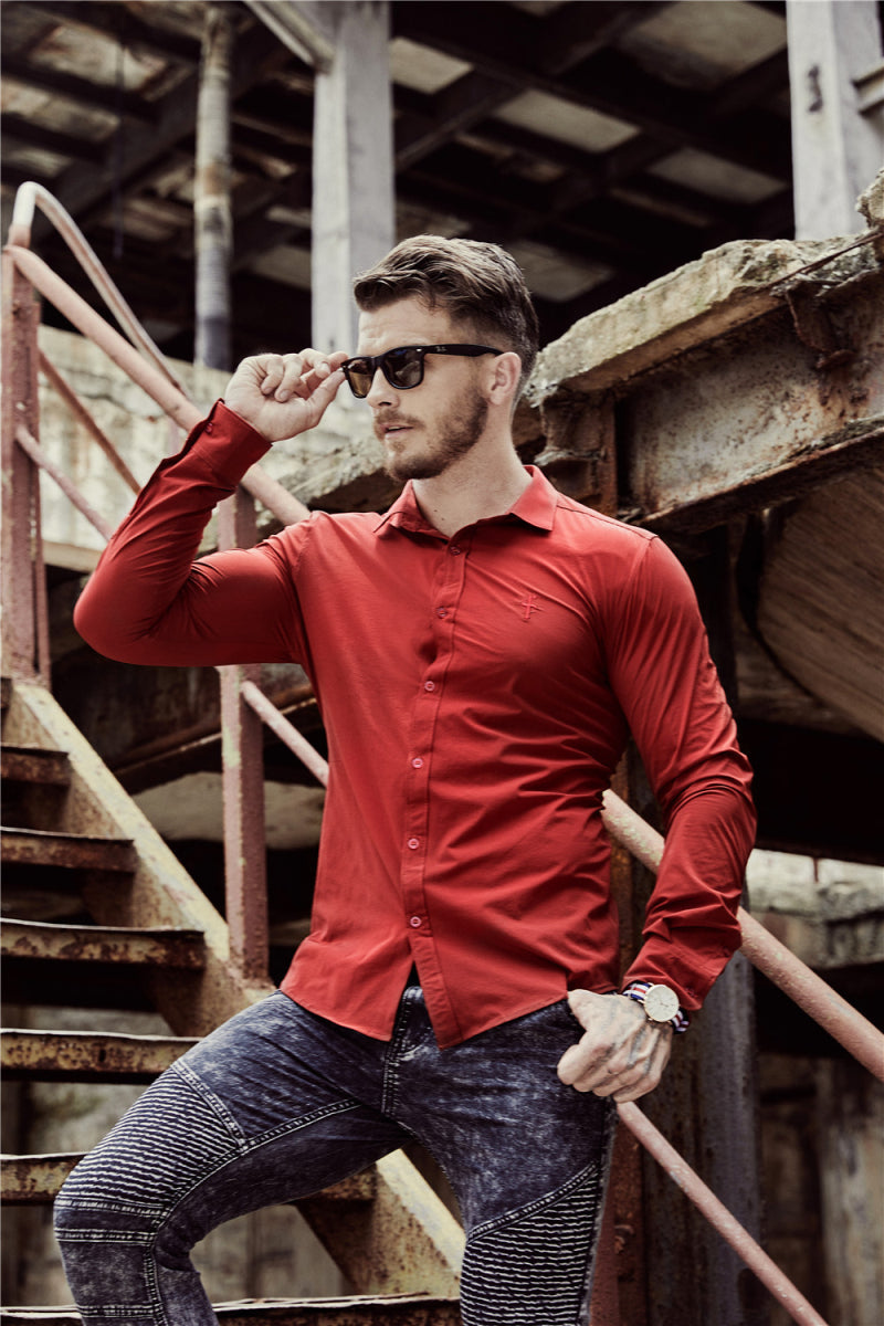 Chemise à manches longues coupe ajustée pour hommes de couleur unie de style italien