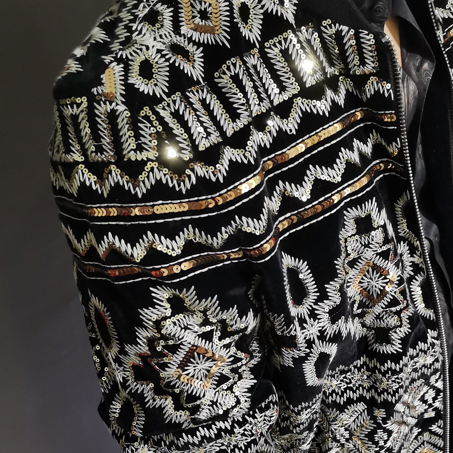 Chaqueta de orgullo brillante