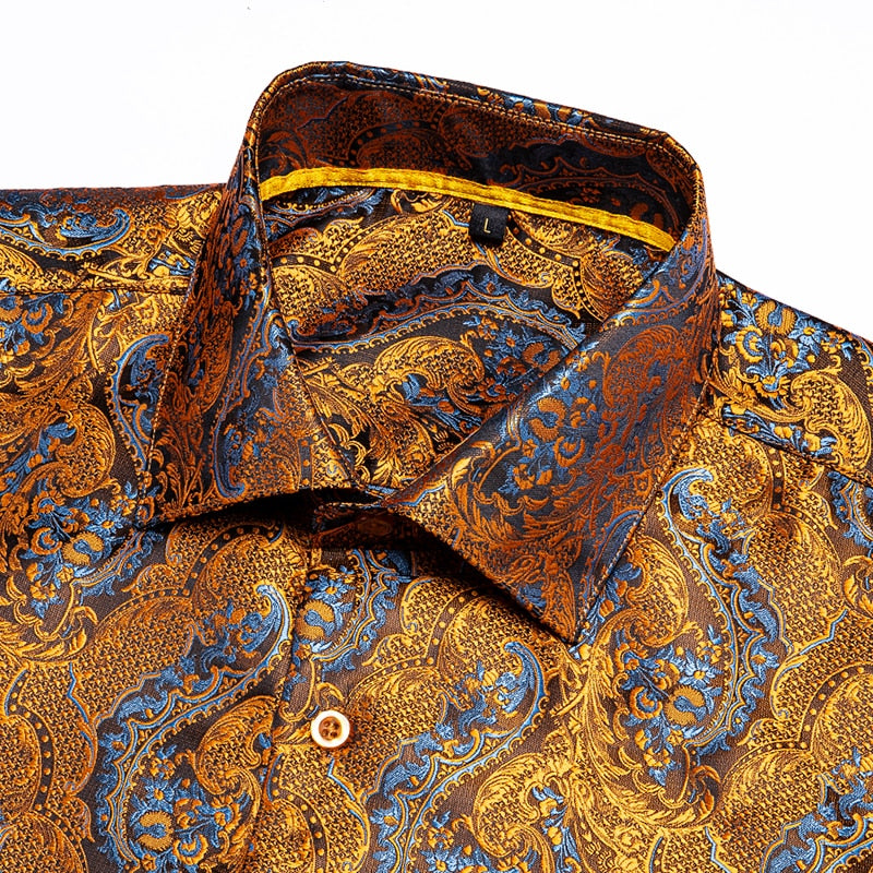 Camisa de seda brillante con decoración Paisley vertical