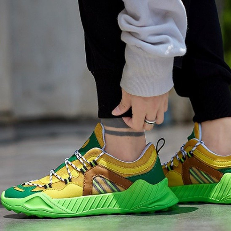 Sneaker pour hommes respirant et épais en maille décontractée colorée d'été