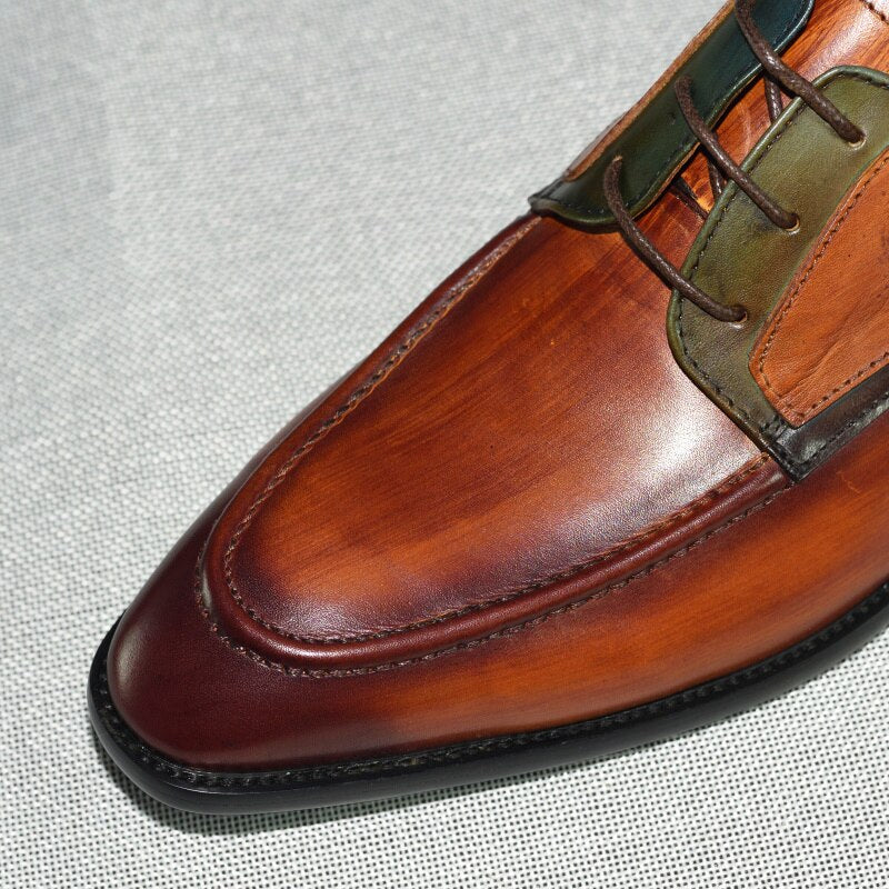 Zapatos de hombre pulidos a mano de cuero genuino de diseño italiano marrón con punta en punta