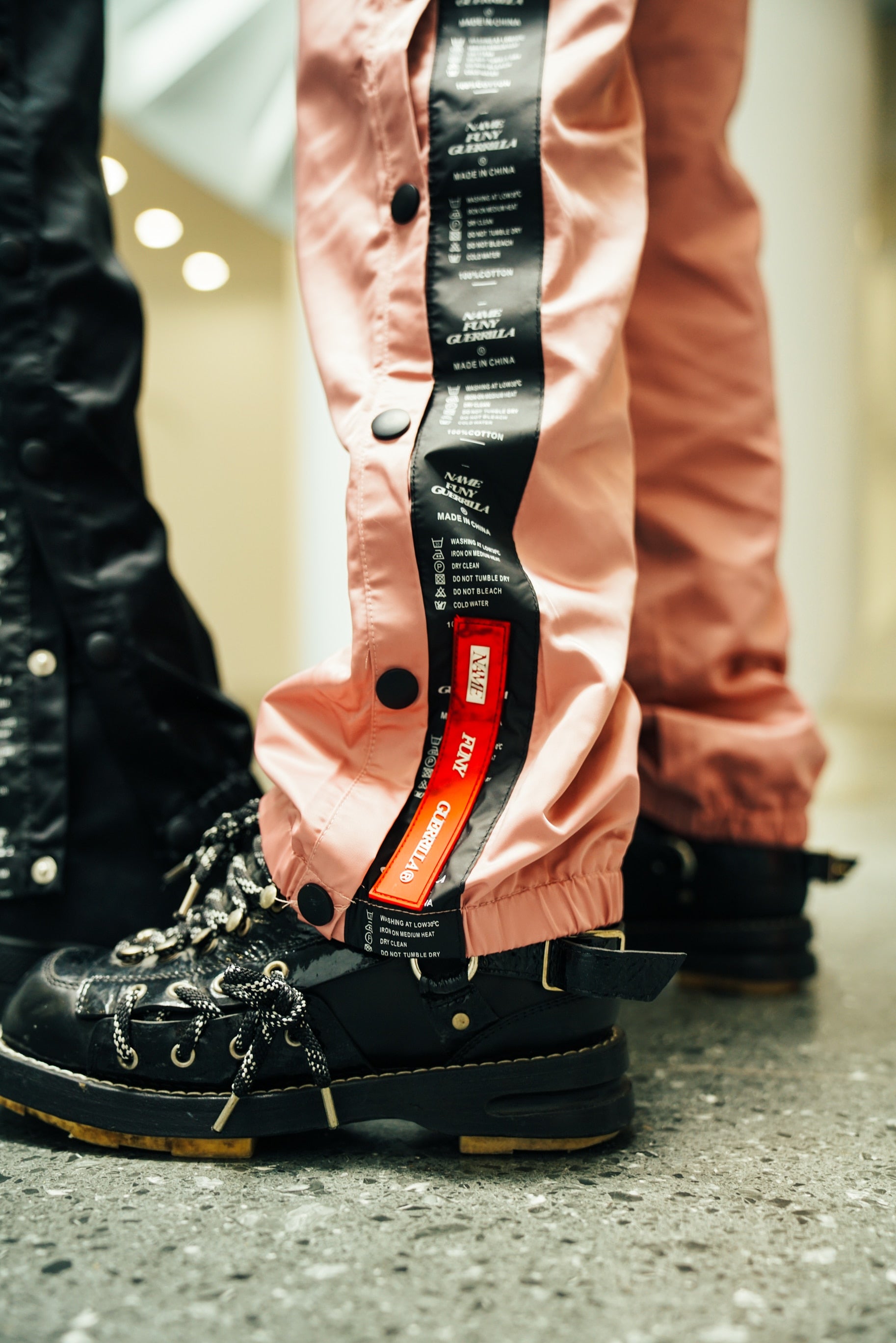 Casual Hip Hop Drawstring Jogger with Side Button Detail Men Pants