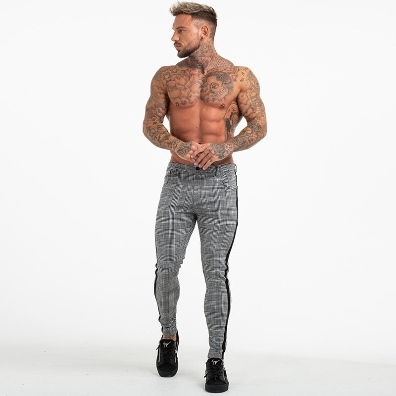 Pantalones de hombre de estilo pitillo con rayas laterales a cuadros grises