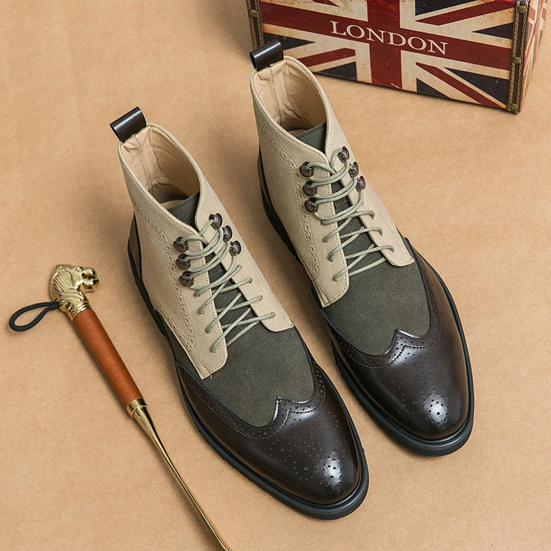 Bottes beiges à bout carré et couleurs mélangées