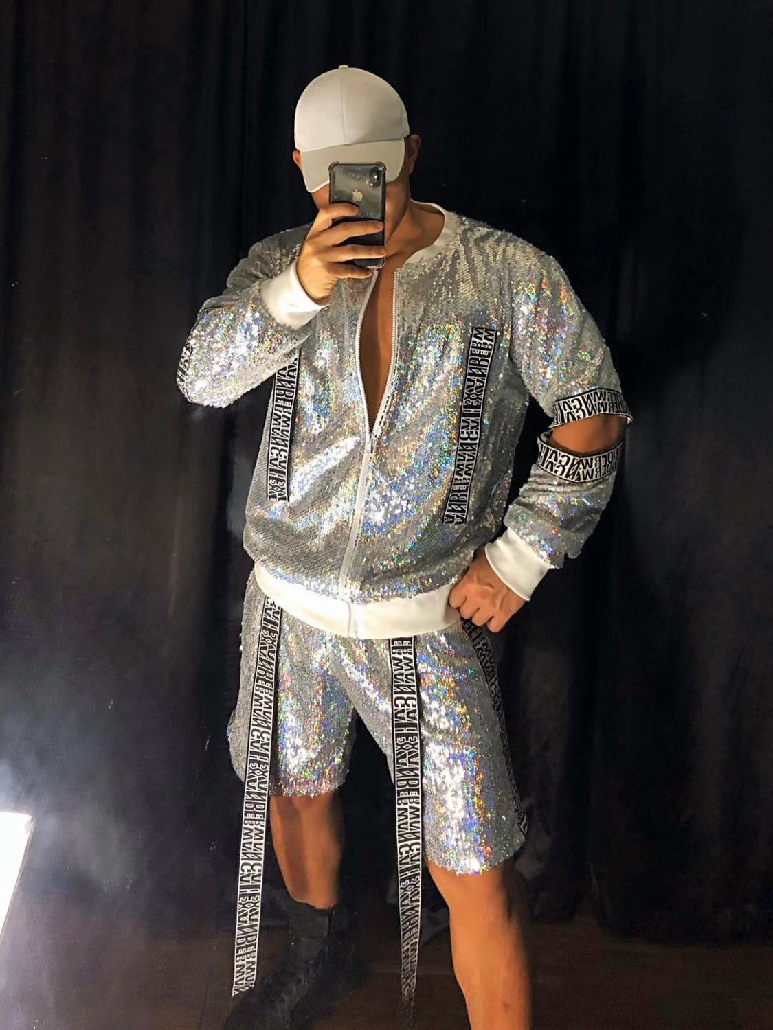 Ensemble court de veste à manches découpées à sequins hologrammes