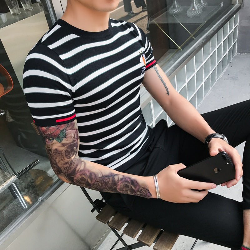 Stripe Slim Fit Black and White Men T Shirt