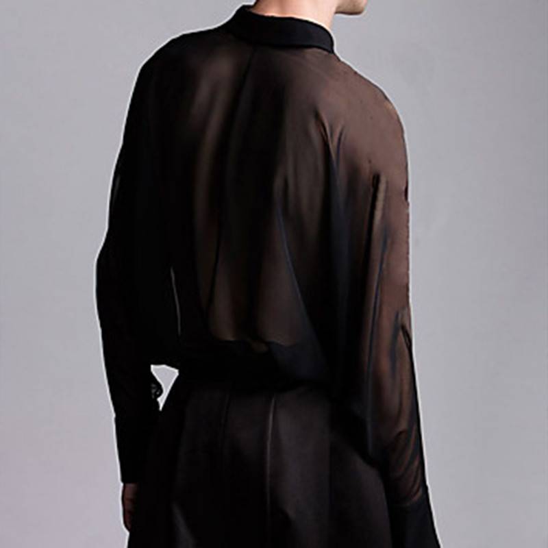 Voir à travers les chemises respirantes à simple boutonnage